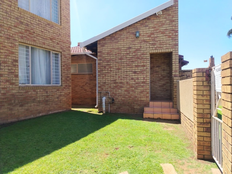 2 Bedroom Property for Sale in Kenleaf Gauteng