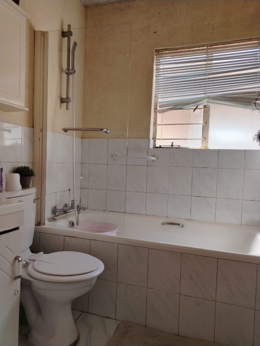 2 Bedroom Property for Sale in Kenleaf Gauteng