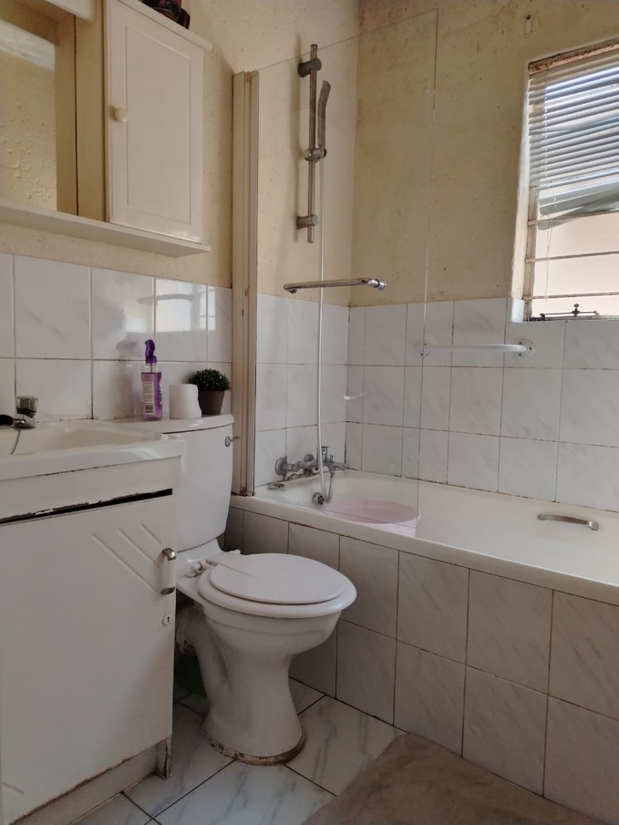 2 Bedroom Property for Sale in Kenleaf Gauteng