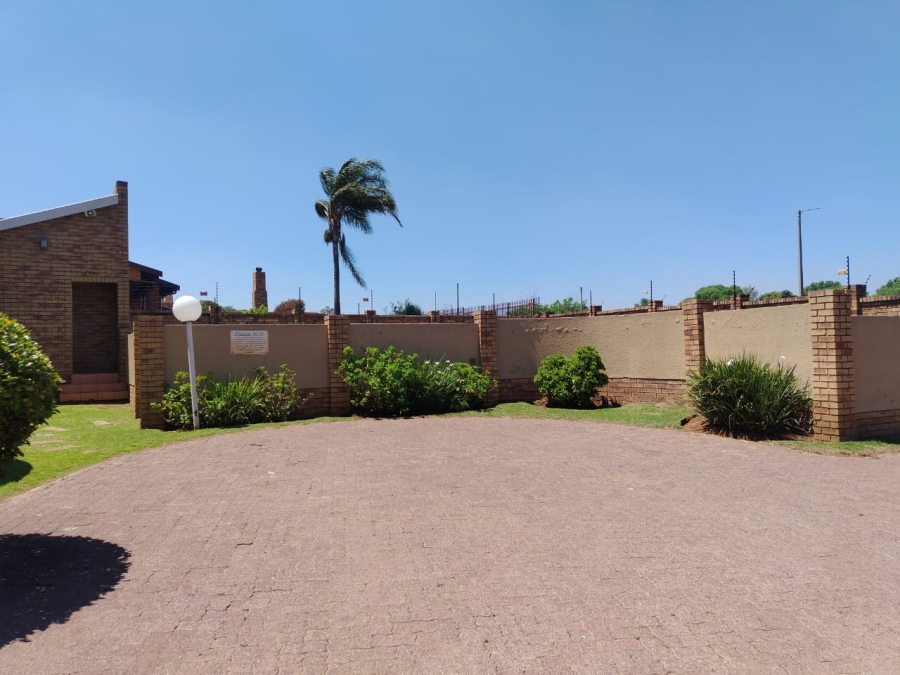 2 Bedroom Property for Sale in Kenleaf Gauteng