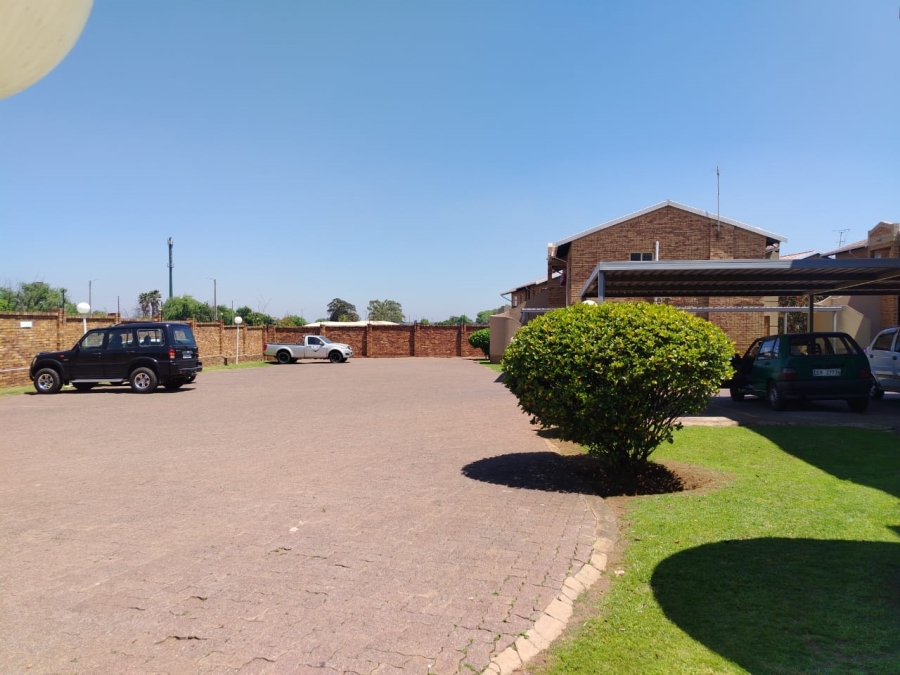 2 Bedroom Property for Sale in Kenleaf Gauteng