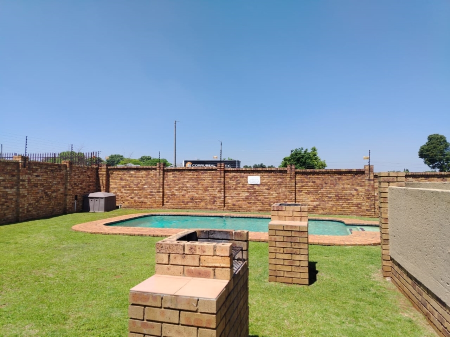 2 Bedroom Property for Sale in Kenleaf Gauteng