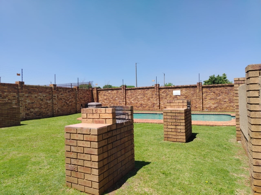 2 Bedroom Property for Sale in Kenleaf Gauteng