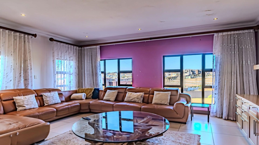 5 Bedroom Property for Sale in Rietfontein SH Gauteng