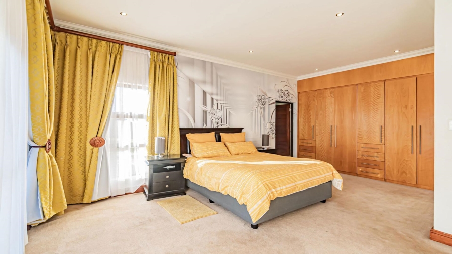 5 Bedroom Property for Sale in Rietfontein SH Gauteng