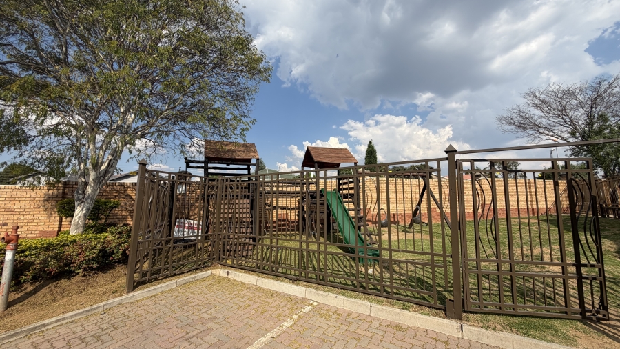 To Let 2 Bedroom Property for Rent in Sagewood Gauteng