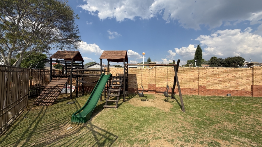 To Let 2 Bedroom Property for Rent in Sagewood Gauteng