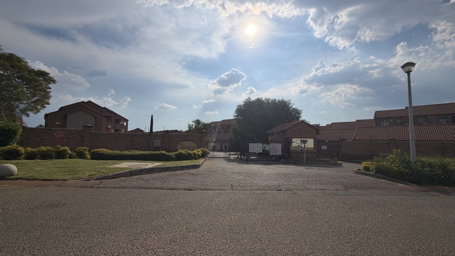 To Let 2 Bedroom Property for Rent in Sagewood Gauteng