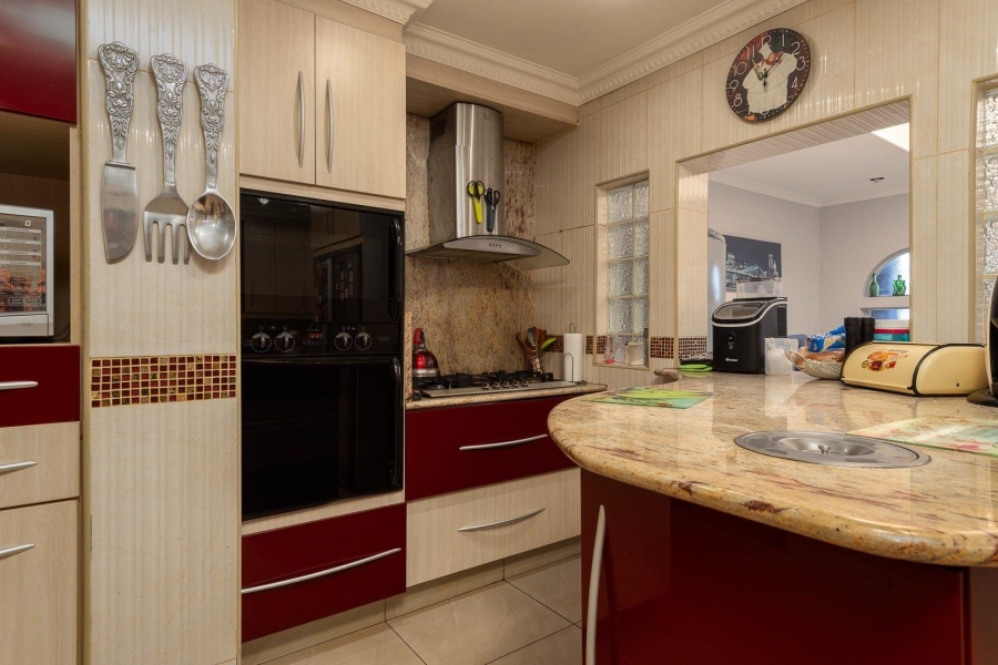4 Bedroom Property for Sale in Verwoerdpark Gauteng