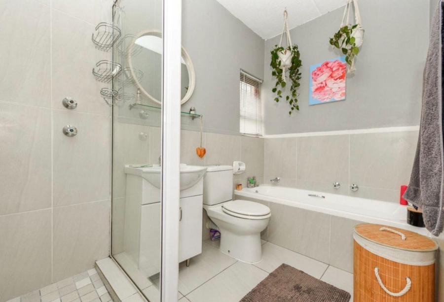 1 Bedroom Property for Sale in Paulshof Gauteng