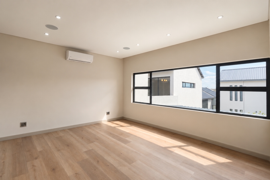 6 Bedroom Property for Sale in Midstream Estate Gauteng
