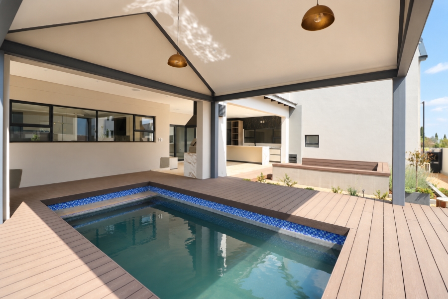 6 Bedroom Property for Sale in Midstream Estate Gauteng