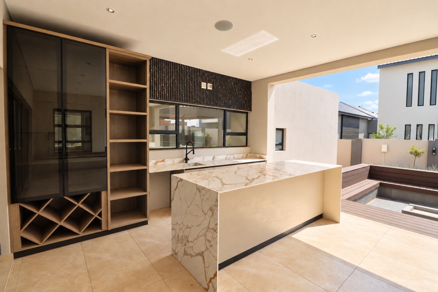 6 Bedroom Property for Sale in Midstream Estate Gauteng