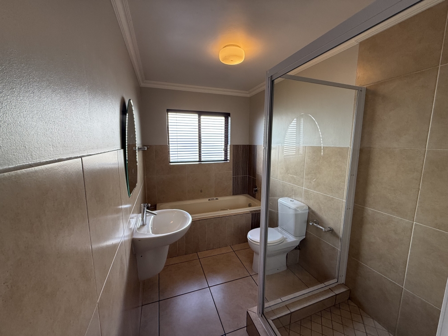 To Let 3 Bedroom Property for Rent in Heritage Hill Gauteng
