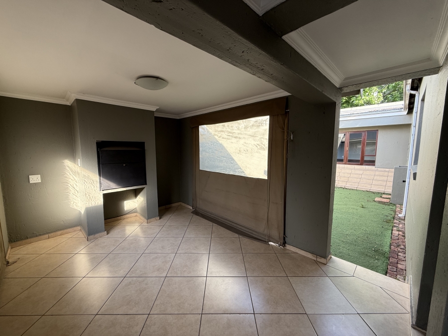 To Let 3 Bedroom Property for Rent in Heritage Hill Gauteng