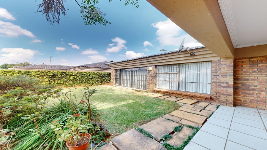 3 Bedroom Property for Sale in Beyers Park Gauteng