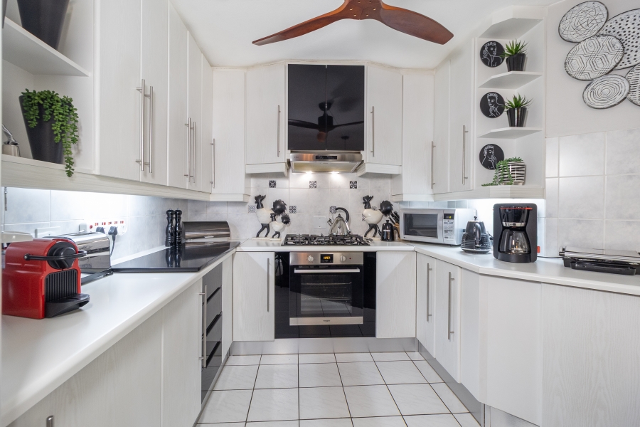 3 Bedroom Property for Sale in Faerie Glen Gauteng