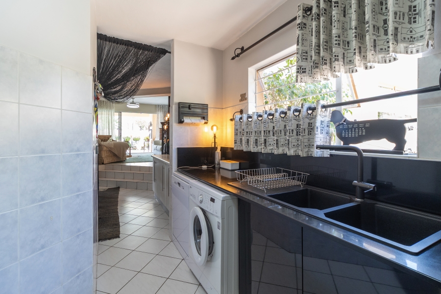 3 Bedroom Property for Sale in Faerie Glen Gauteng