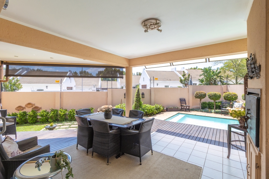3 Bedroom Property for Sale in Faerie Glen Gauteng