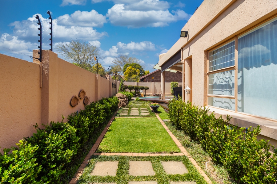 3 Bedroom Property for Sale in Faerie Glen Gauteng