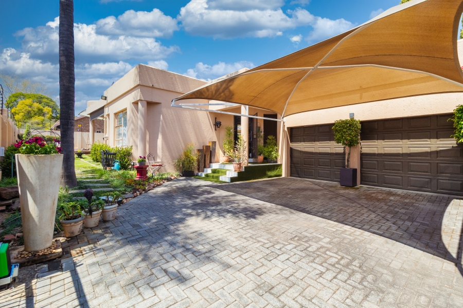 3 Bedroom Property for Sale in Faerie Glen Gauteng