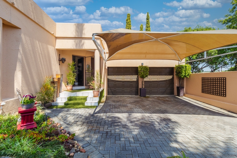 3 Bedroom Property for Sale in Faerie Glen Gauteng