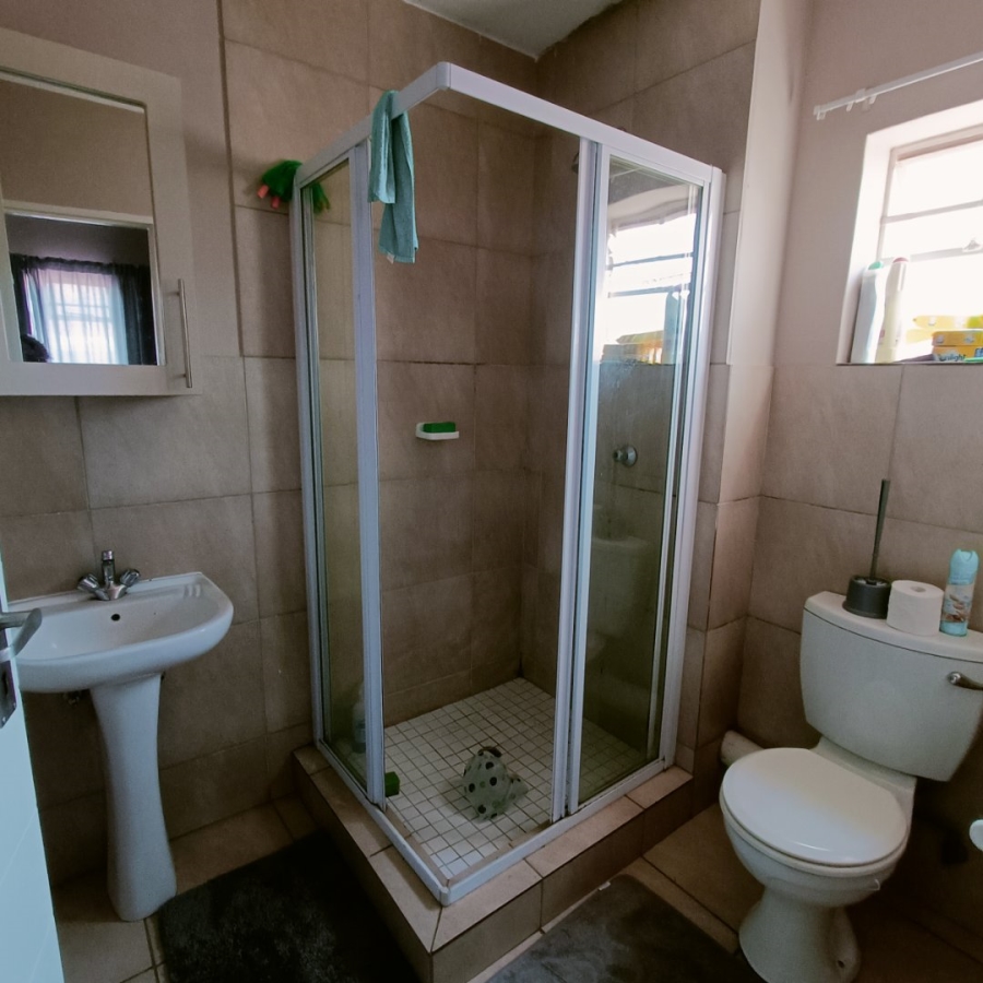 2 Bedroom Property for Sale in Annlin-wes Gauteng