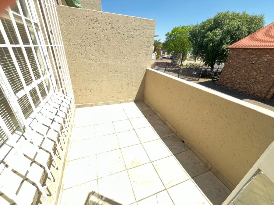 2 Bedroom Property for Sale in New Redruth Gauteng