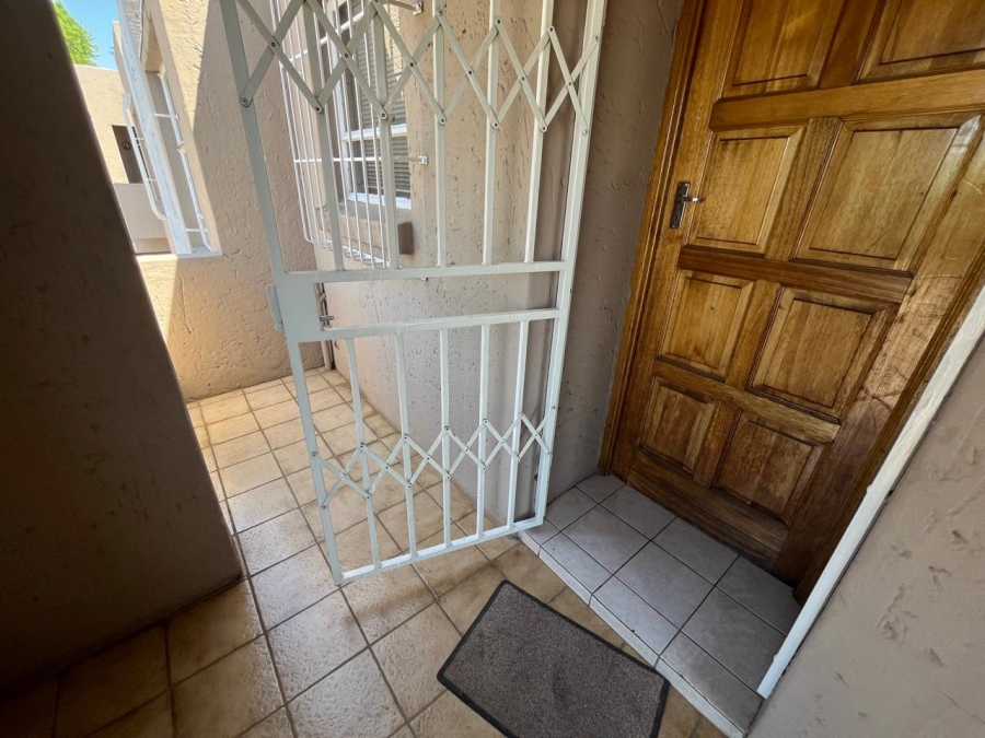 2 Bedroom Property for Sale in New Redruth Gauteng