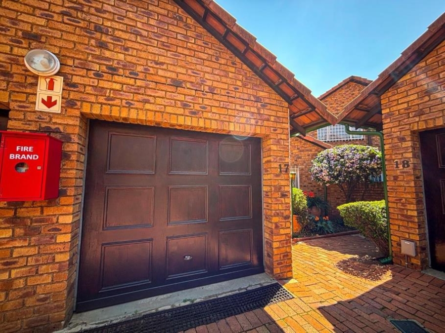 3 Bedroom Property for Sale in Bassonia Gauteng