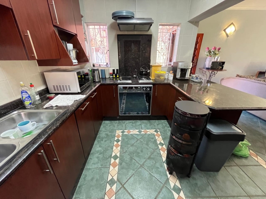 2 Bedroom Property for Sale in Bassonia Gauteng