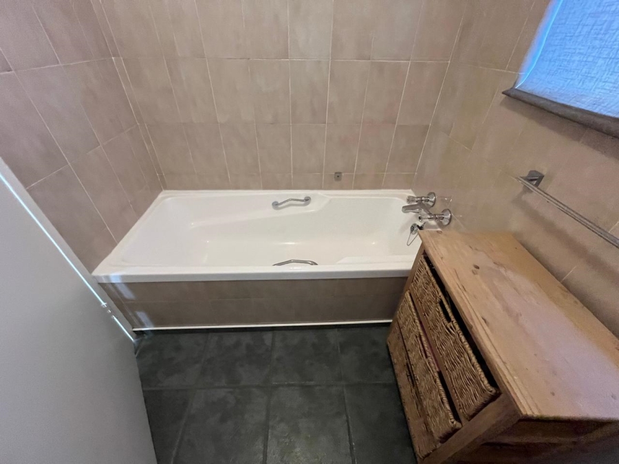 2 Bedroom Property for Sale in Bassonia Gauteng