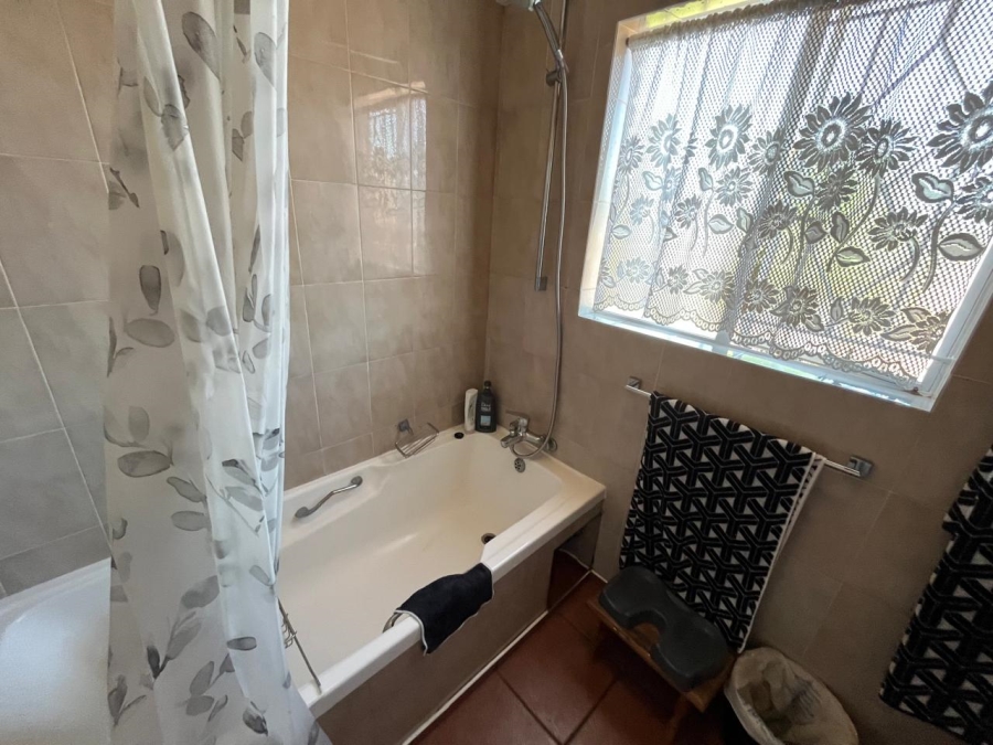 2 Bedroom Property for Sale in Bassonia Gauteng
