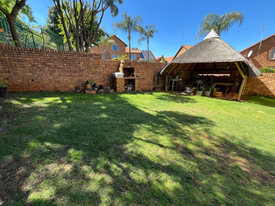 2 Bedroom Property for Sale in Bassonia Gauteng