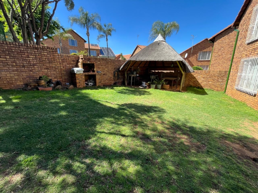 2 Bedroom Property for Sale in Bassonia Gauteng