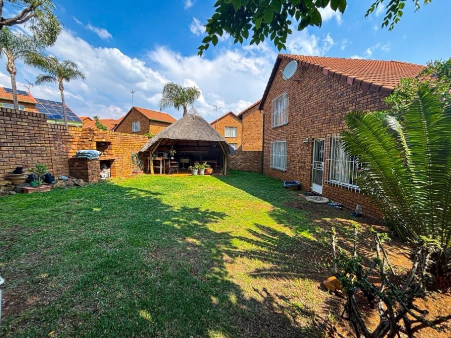 2 Bedroom Property for Sale in Bassonia Gauteng