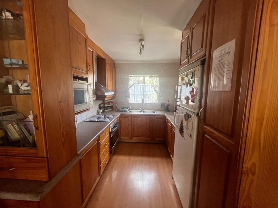 2 Bedroom Property for Sale in Albertsdal Gauteng