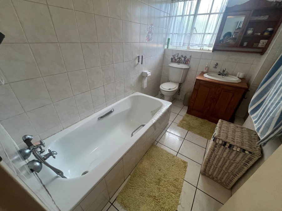 2 Bedroom Property for Sale in Albertsdal Gauteng