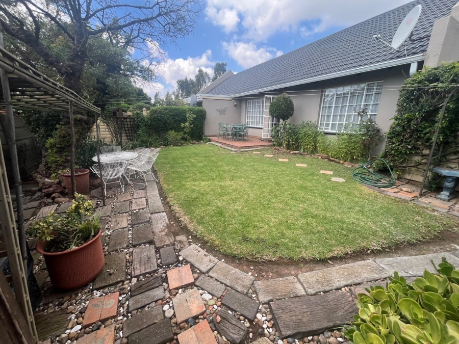 2 Bedroom Property for Sale in Albertsdal Gauteng