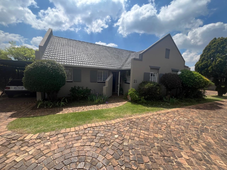 2 Bedroom Property for Sale in Albertsdal Gauteng