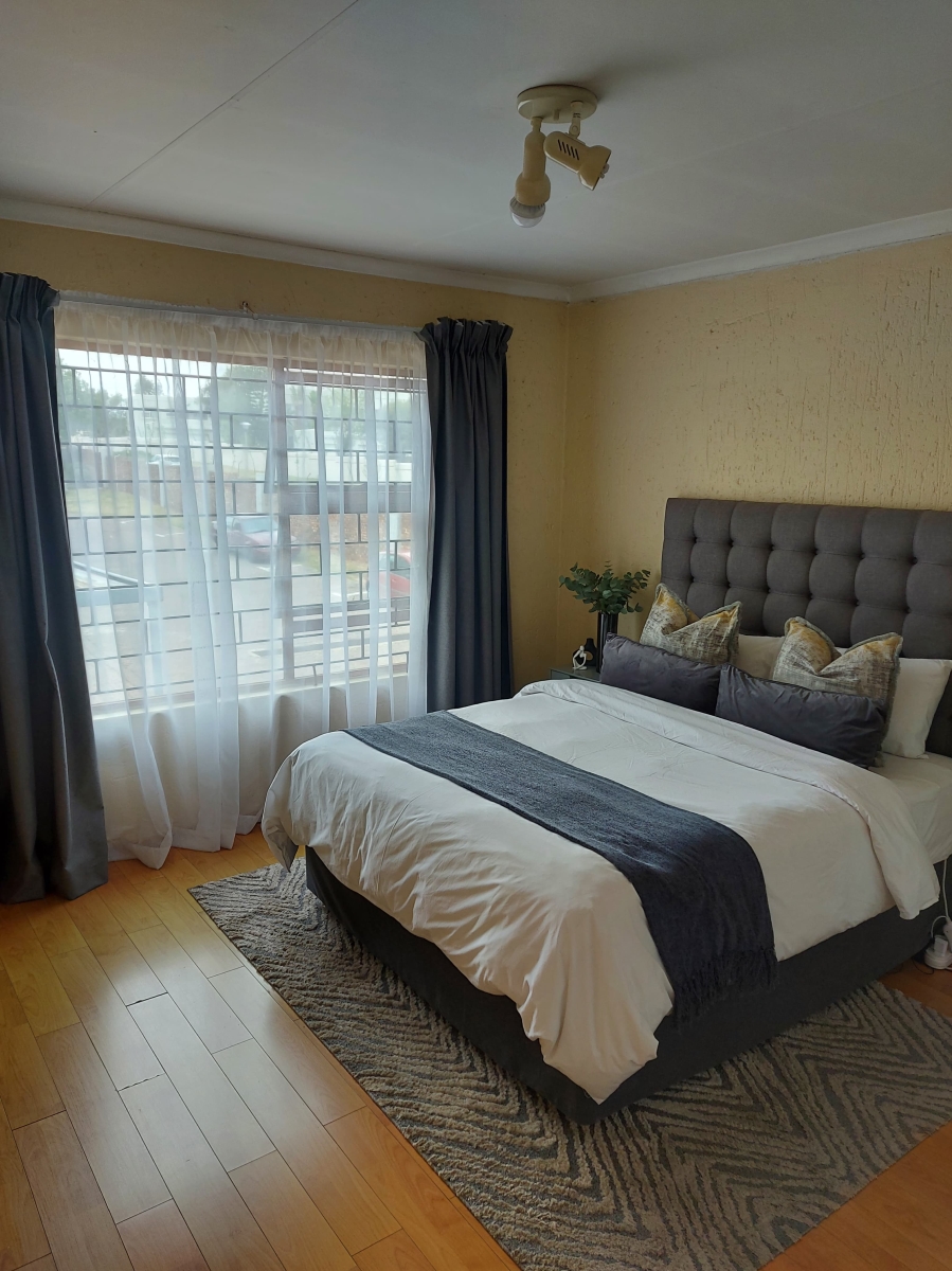 To Let 2 Bedroom Property for Rent in Vorna Valley Gauteng