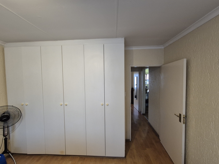 To Let 2 Bedroom Property for Rent in Vorna Valley Gauteng
