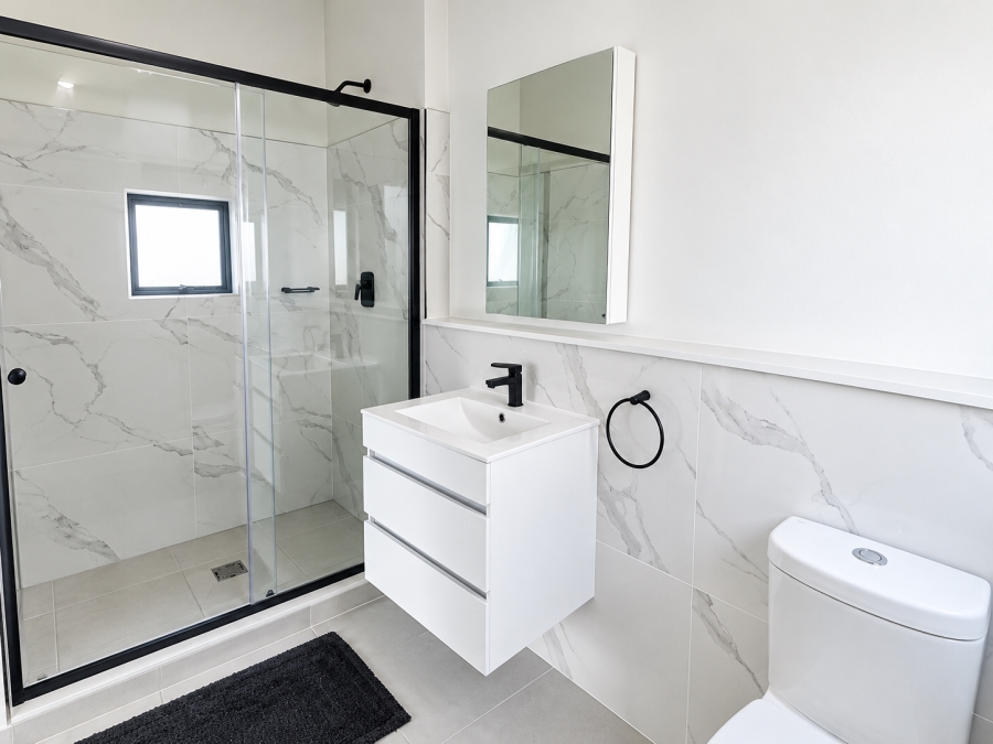 1 Bedroom Property for Sale in Waterfall Gauteng