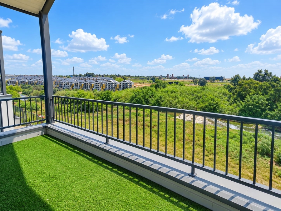 1 Bedroom Property for Sale in Waterfall Gauteng