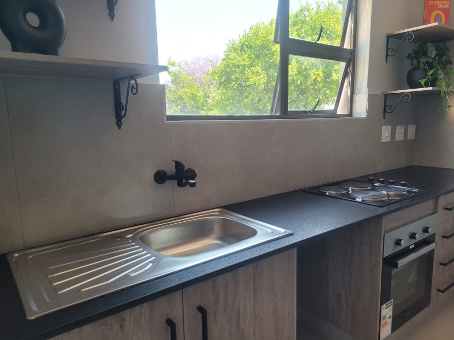 To Let 1 Bedroom Property for Rent in Fairland Gauteng