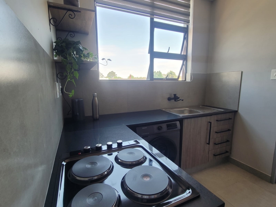To Let 1 Bedroom Property for Rent in Fairland Gauteng