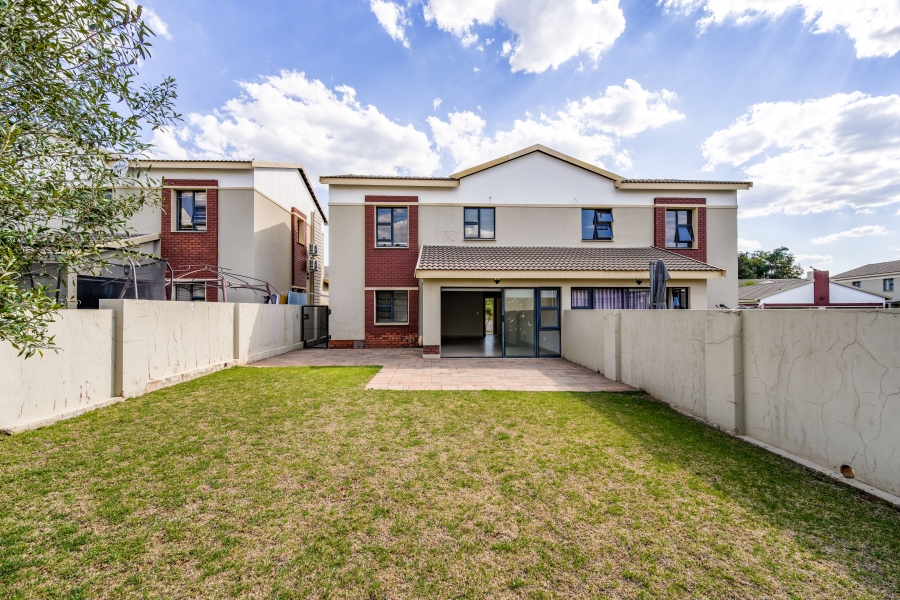 3 Bedroom Property for Sale in Equestria Gauteng