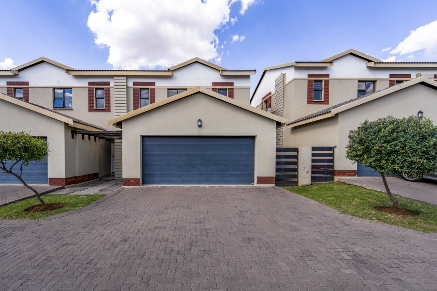3 Bedroom Property for Sale in Equestria Gauteng