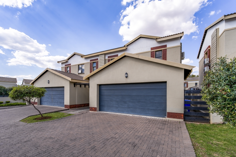 3 Bedroom Property for Sale in Equestria Gauteng
