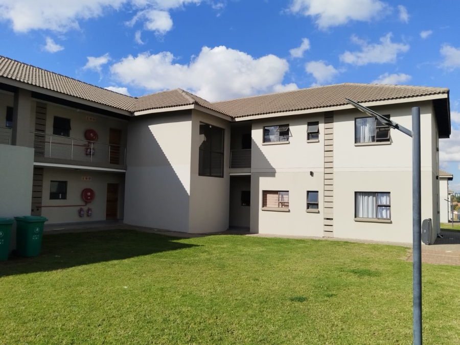 To Let 1 Bedroom Property for Rent in Noordwyk Gauteng